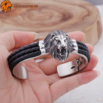 Bracelet Lion Noir au poignet