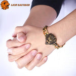Bracelet Roi Lion Or sur la main 
