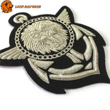 Finition du Badge Lion Luxe