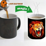 Mug Thermosensible Lion Rugissement avec du cafe